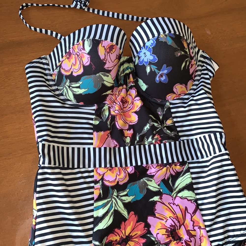ModCloth tide my best swimsuit noir mix one piece - Picture 4 of 9